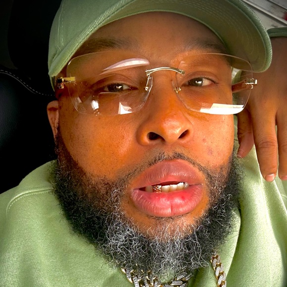 Meet your Posher, Daniel - Picture 8 of 9